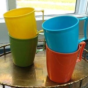 Colonial Plastics Cups Mugs Colorful Vintage Set of 4 Drinkware